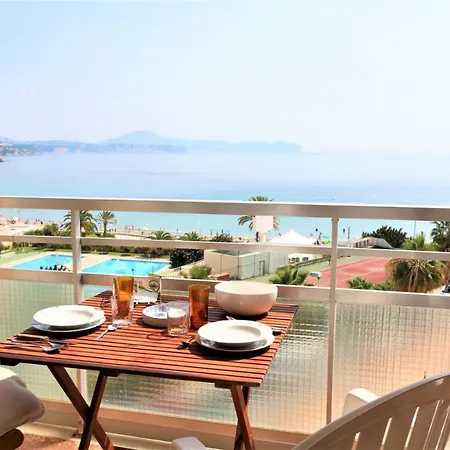 1 Bedroom With Sea Views *