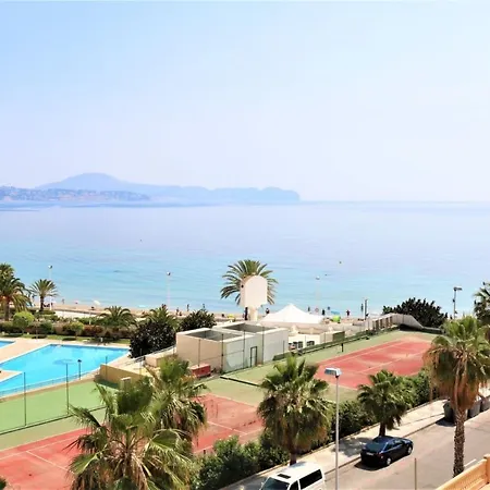 1 Bedroom With Sea Views Apartment *
