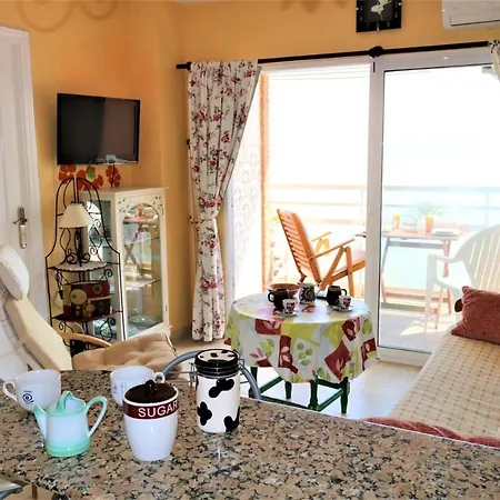 Apartment 1 Bedroom With Sea Views